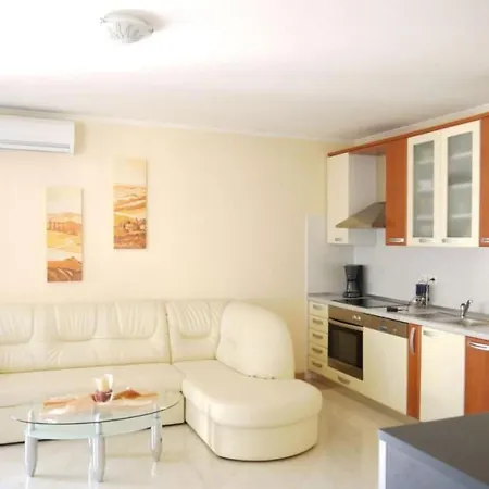 Del Golfo- Mit Garten Und Pool By Interhome 아파트 *